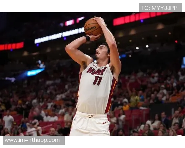 哈克斯强调下半场开局需全力进攻保持领先优势