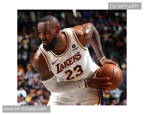 圣诞三分榜前十揭晓老詹稳居榜首穆雷强势跻身第七雷迪克唯一非现役球员 圣诞三分榜前十揭晓老詹稳居榜首穆雷强势跻身第七雷迪克唯一非现役球员